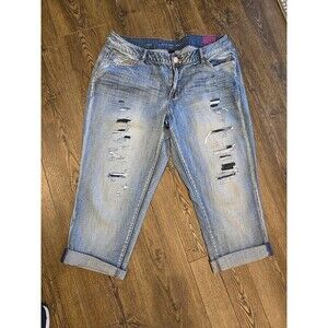 Lane Bryant Weekend Capri Size 18 Distressed Light